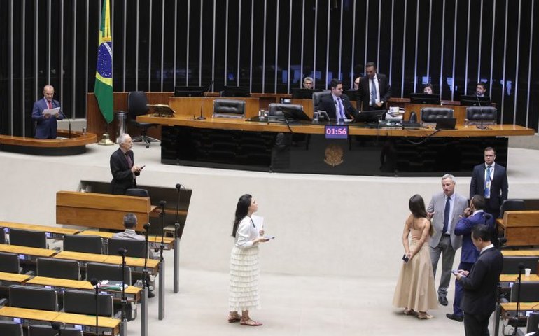 Câmara aprova urgência para apreciação do PLP dos restos a pagar