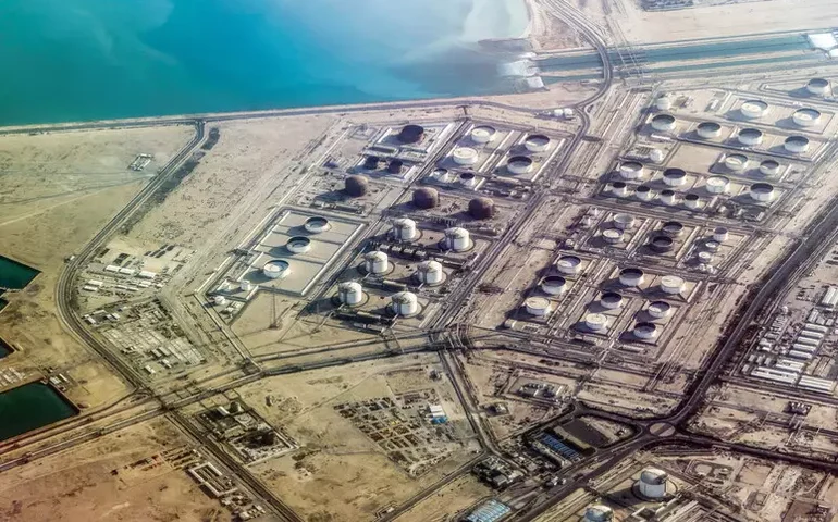 Catar invoca 'força maior' em contratos de GNL para Itália e mais 3 países