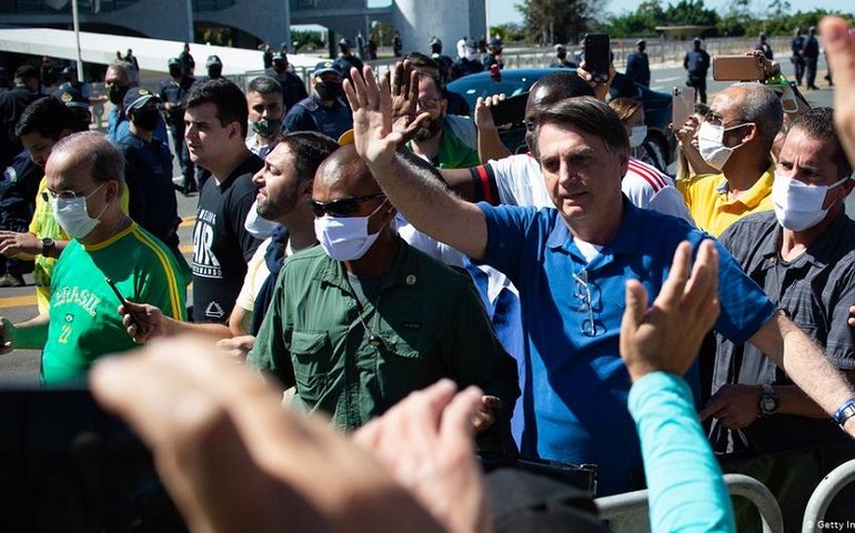 Pandemia acelera derretimento da imagem do Brasil na Europa