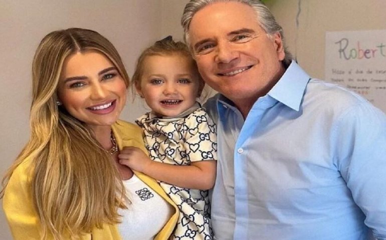 Roberto Justus anuncia fim do tratamento contra câncer e família comemora: 'Orgulho de você'