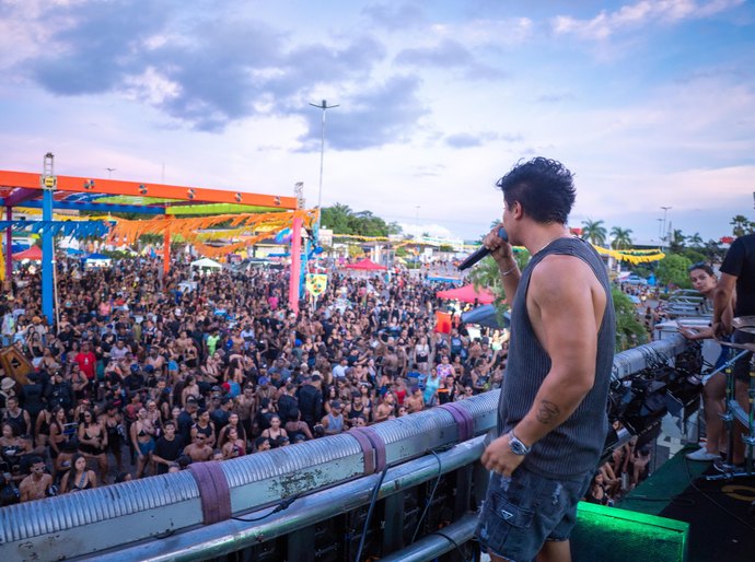 Murici consagra sucesso absoluto do Carnaval 2026 com o tradicional bloco “Tudo Azul”