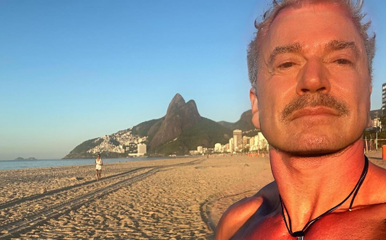 Edney Silvestre se pronuncia após cirurgia no coração: 'Privilégio estar vivo'