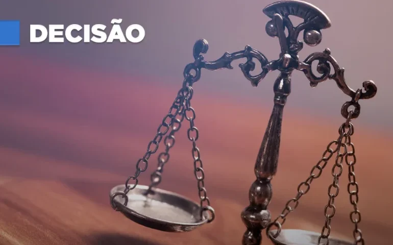 Justiça decide: Condomínio deve indenizar morador após violação de intimidade.