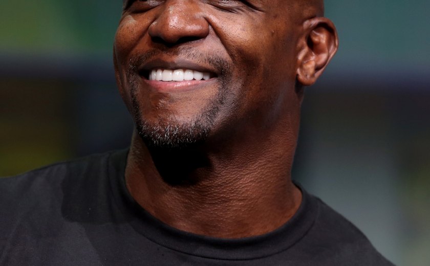 Terry Crews se derrete pelo sanduíche de mortadela do Mercadão de SP: 'Mundialmente famoso'