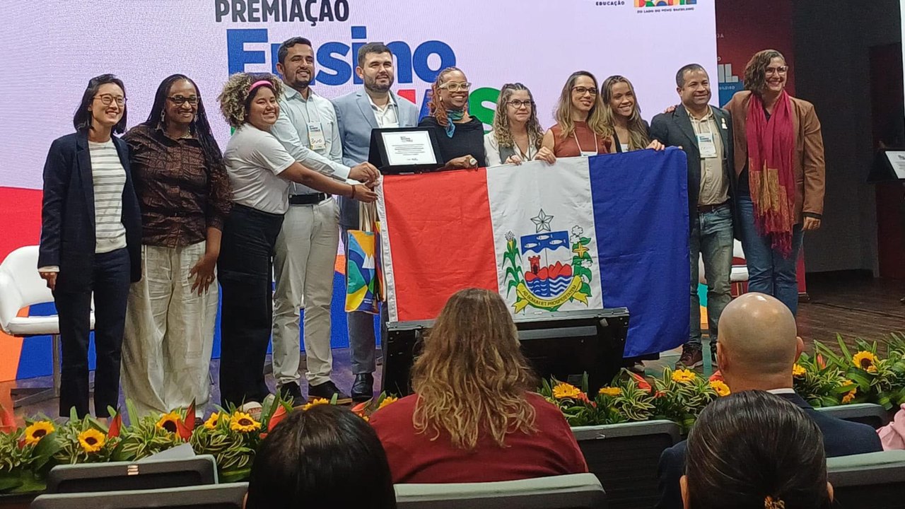 Escola Estadual Padre Antônio Duarte é premiada pelo MEC como referência no ensino noturno