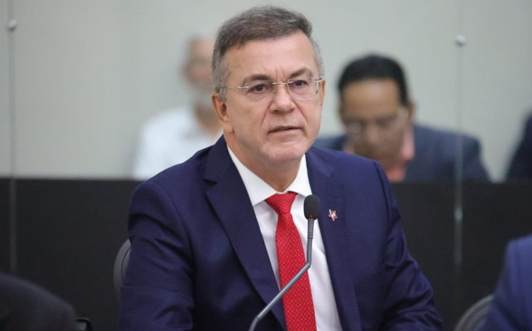 Ronaldo Medeiros celebra chegada de projeto que cria moradia social para população em situação de rua