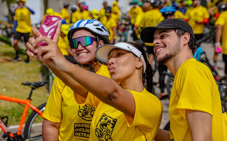 1º Passeio Ciclístico Detran-AL reúne mais de mil pessoas por um trânsito seguro