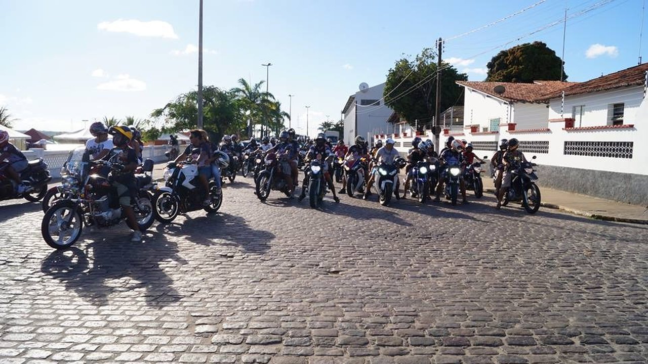 Motociclistas de todo o país se reúnem no Penedo MotoFest