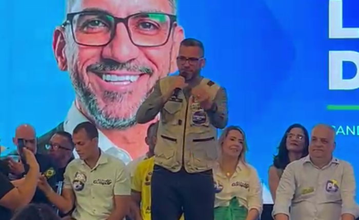 Leonardo Dias afirmou durante convenção do PL em Maceió que trabalha pela eleição de Flávio Bolsonaro