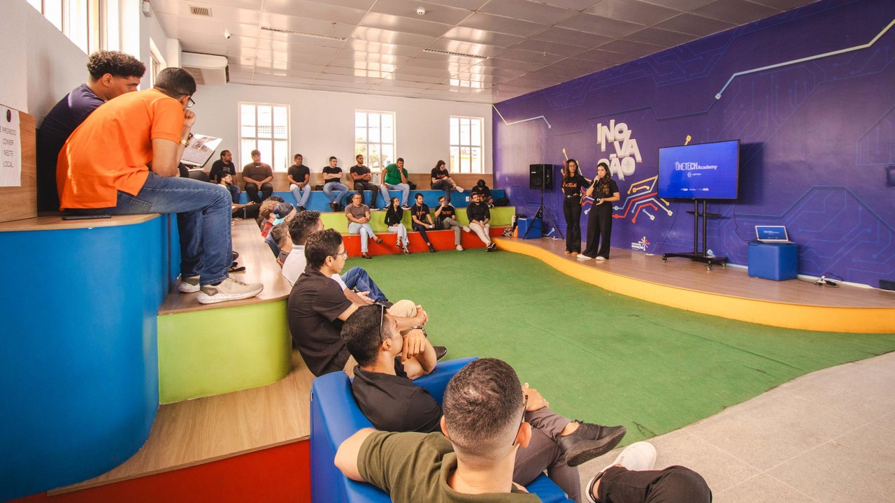 Secti oferece 200 bolsas em tecnologia e abre credenciamento para empresas no OxeTech Work Academy