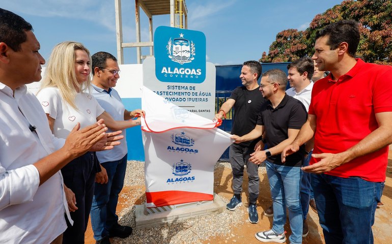 Paulo Dantas inaugura sistema de abastecimento de água e beneficia mil pessoas, em Estrela de Alagoas
