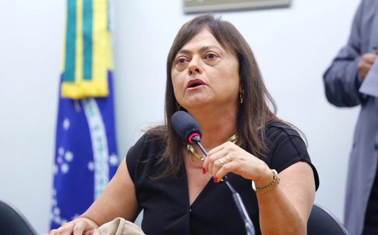 Comissão aprova isenção de Imposto de Renda para mulheres vítimas de violência