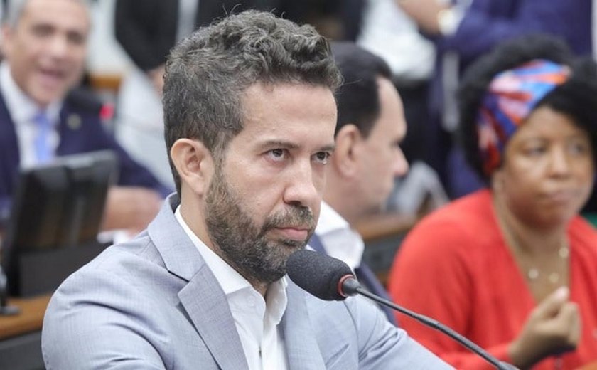 Deputado André Janones é indiciado pela PF por “rachadinha”