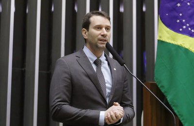 Deputado federal Daniel Barbosa destaca importância de combater a cultura de violência nas escolas