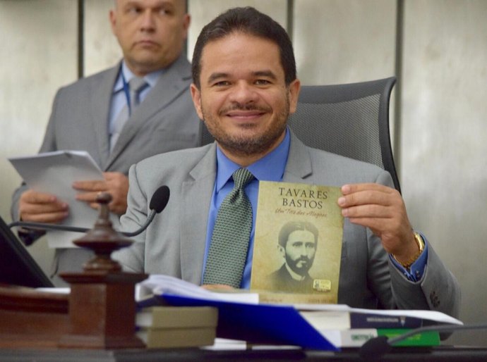 Relançamento da obra biográfica de Tavares Bastos celebra os 180 anos do patrono do Legislativo