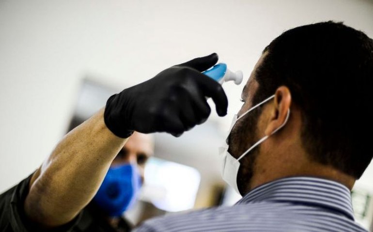 Reino Unido reduz nível de alerta da covid-19 de &#8216;exponencial&#8217; para &#8216;epidemia&#8217;