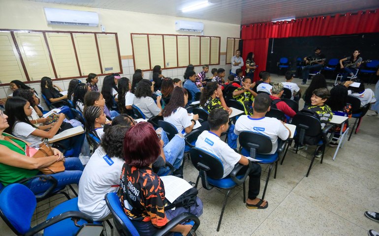  Na volta às aulas, estudantes da rede estadual destacam os programas ofertados pelo Governo 