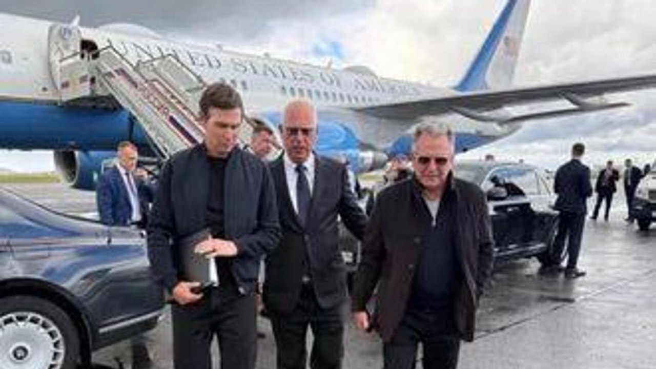 Putin recebe enviados de Trump no Kremlin para discutir acordo sobre Ucrânia