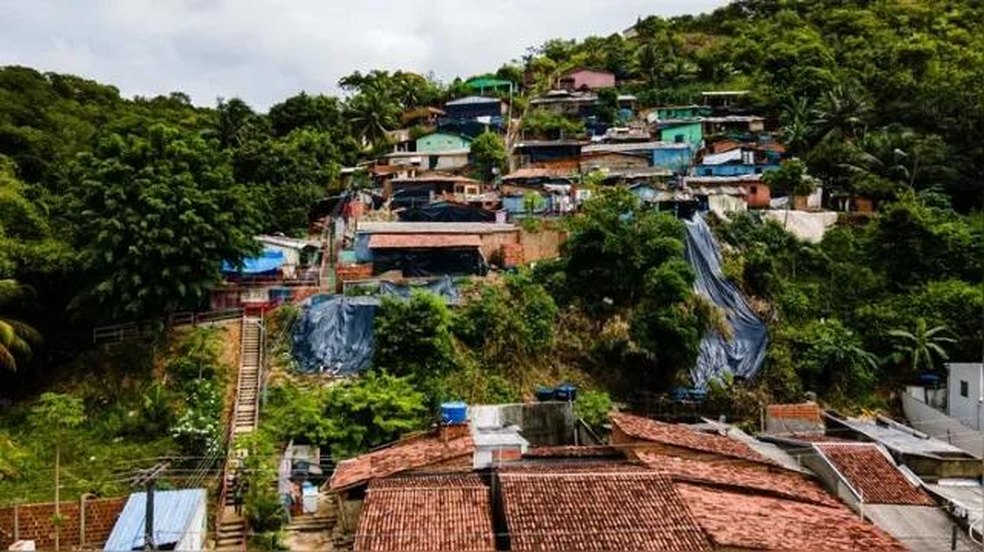 Comunidade do Alto do Céu vive sob ameaça de deslizamentos em Coqueiro Seco
