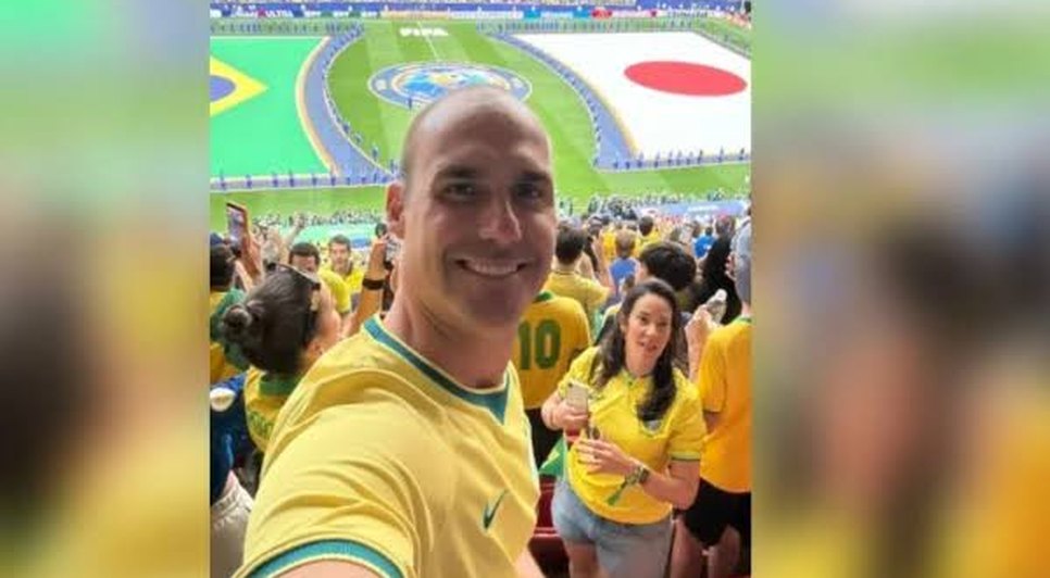 Eduardo Bolsonaro assistiu a partida entre Brasil e Japão em Houston, nos Estados Unidos / Foto: Reprodução/Metrópoles