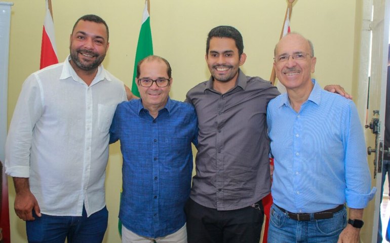 Prefeito Ronaldo Lopes promove mudanças no primeiro escalão do governo