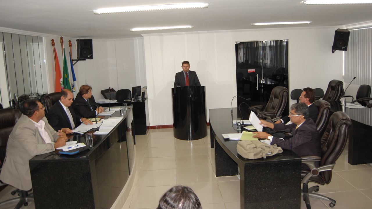 Vereadores delmirenses retornam às atividades