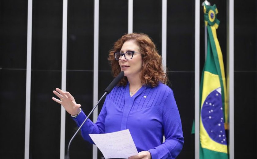 Carla Zambelli diz ter arrecadado mais de R$ 166 mil em um dia com Pix de seguidores