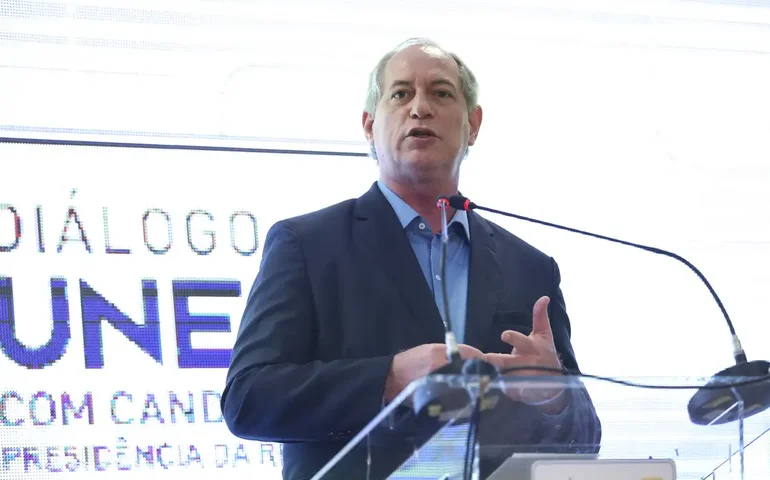 Justiça manda penhorar Hilux de Ciro Gomes para pagar honorários de processo
