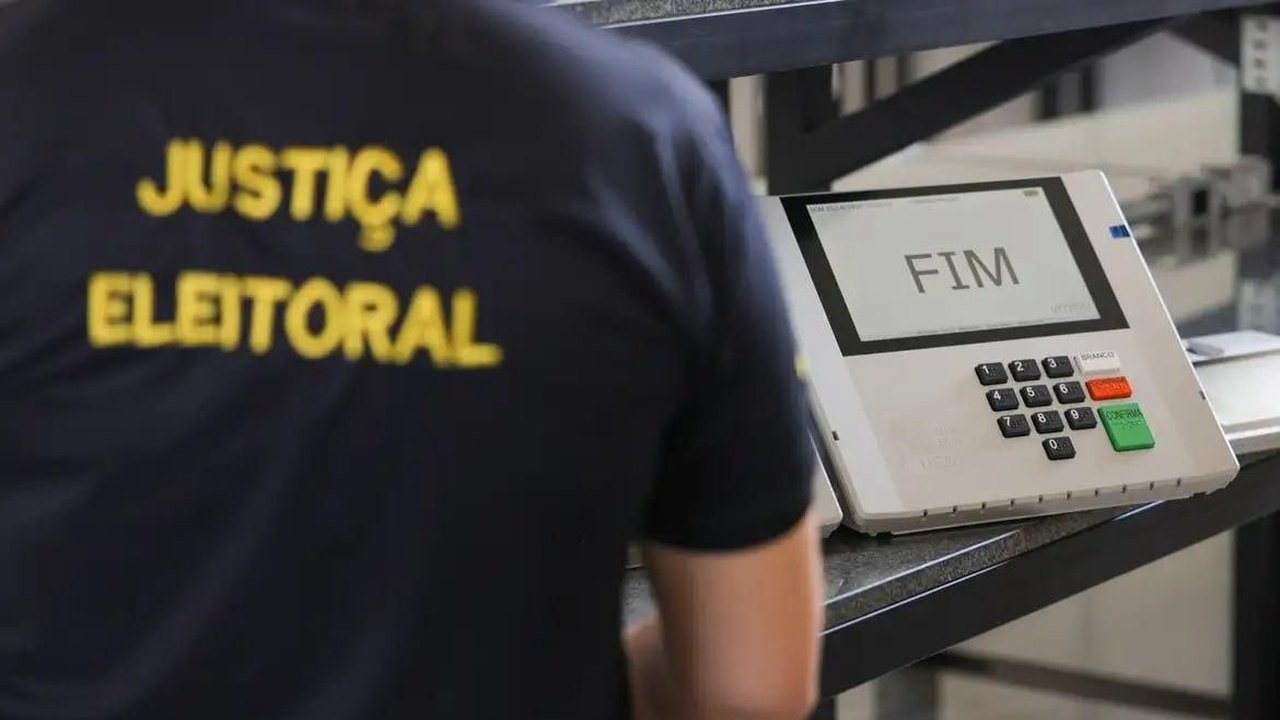 Totalização dos votos é pausada, afirma TSE