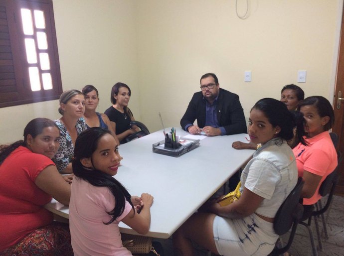 Mulheres de detentos se reúnem com presidente da OAB de Arapiraca