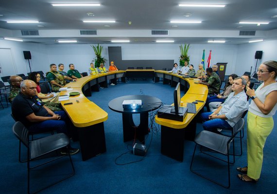 Governo de Alagoas realiza reunião para discutir organização do Desfile de 7 de setembro