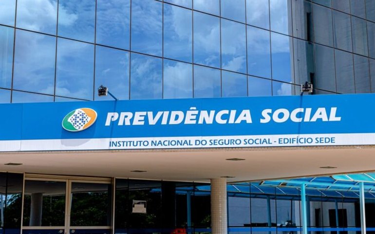 Governo antecipa pagamento do 13º salário para aposentados e pensionistas do INSS