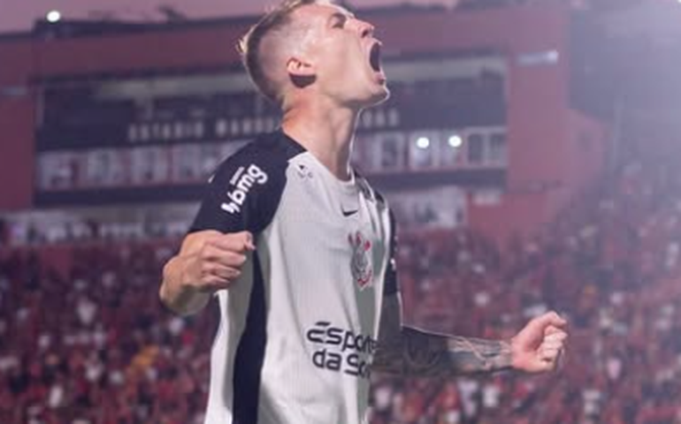 Cria do Corinthians brilha, mas Inter de Milão vence Verona no fim e se aproxima dos líderes