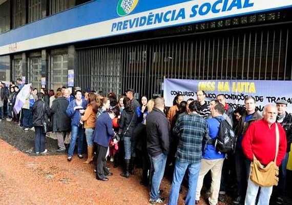 Senado aprova projeto que reduz filas no INSS; servidores vão receber gratificação