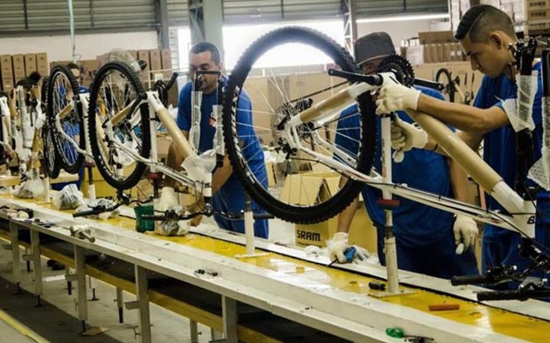 CCJ debate redução da jornada de trabalho para 36 horas semanais