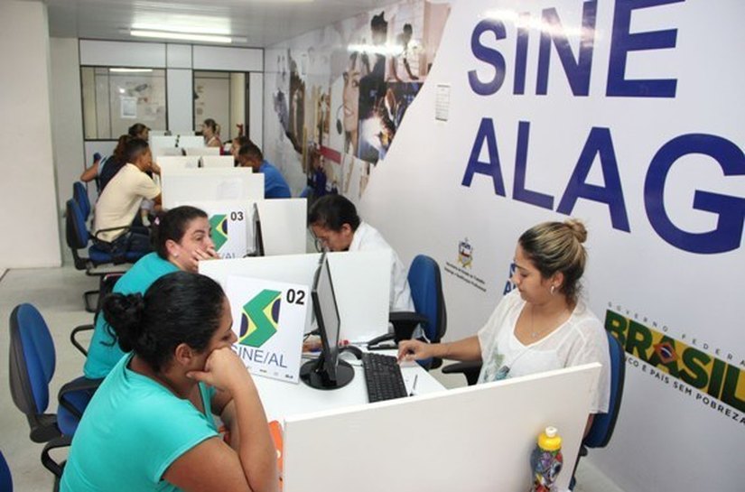 Estado reduz 37,5% índices de gastos com a rede Sine em Alagoas