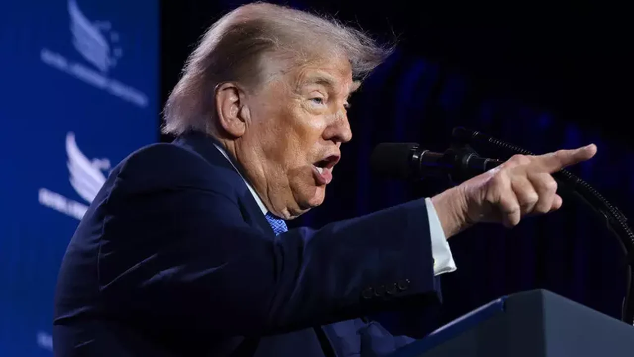 Trump ameaça países da UE com tarifas de 100% em retaliação a possível taxa digital