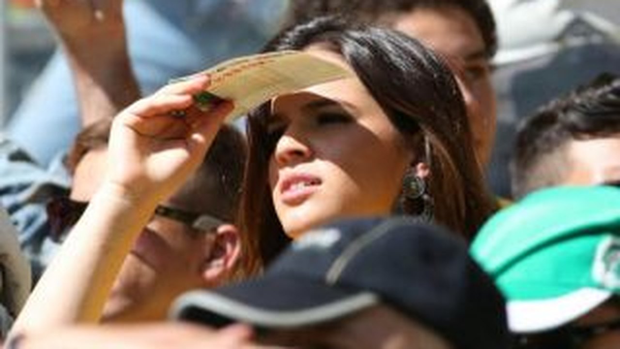 Bruna Marquezine recebe famosos em casa no seu aniversário