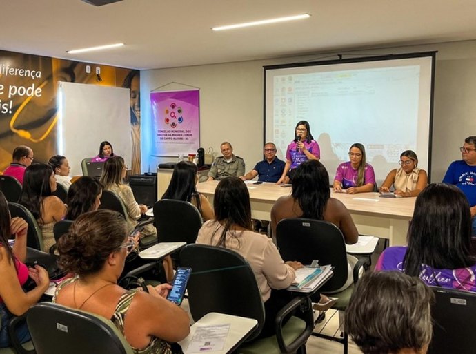 Campo Alegre realiza encontro da Rede para o enfrentamento da Violência contra a Mulher