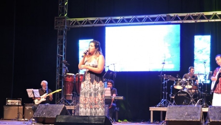 Festival Em Cantos lota Teatro Gustavo Leite em apresentação