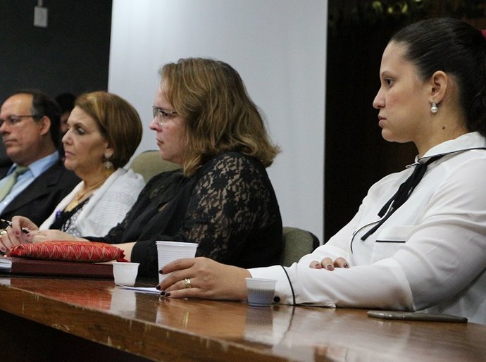 MPs se reúnem em busca de uma saída para crise em hospitais filantrópicos