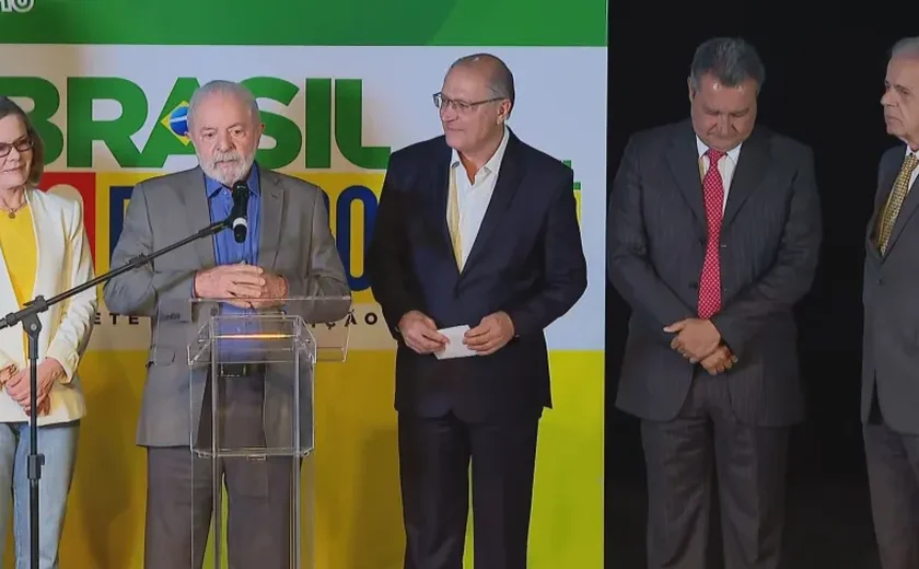 Lula anuncia Haddad, Mucio, Costa, Dino e Vieira como ministros