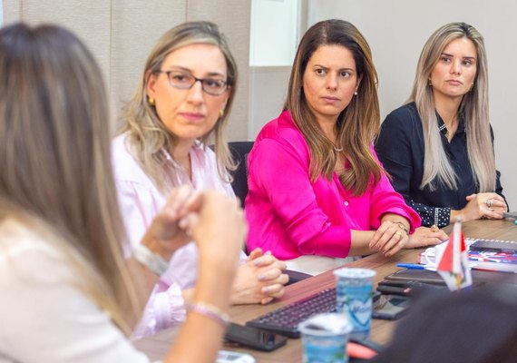 MAC apresenta à secretaria de Alagoas o Projeto Mulher Competitiva