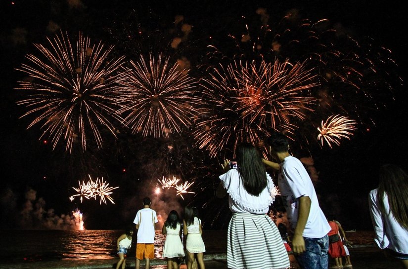 Reveillon: Prefeitura de Maceió realiza show piromusical na orla
