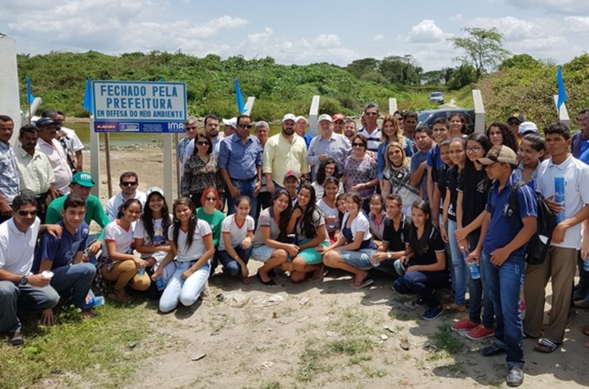 'Estamos extirpando o câncer da região', diz prefeito Isnaldo ao fechar lixão do povoado Areia Branca