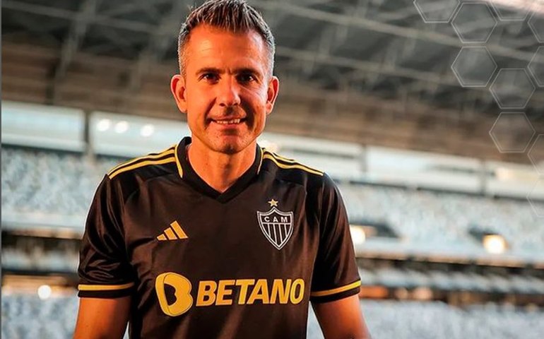 Victor é apresentado como diretor do Atlético-MG e traça perfil de reforços para o time