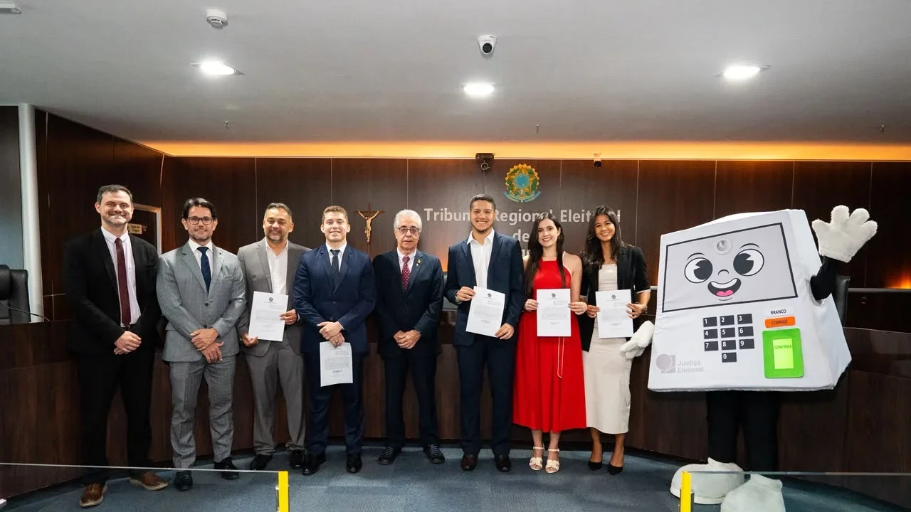 TRE/AL empossa cinco novos técnicos judiciários aprovados no Concurso Unificado da Justiça Eleitoral