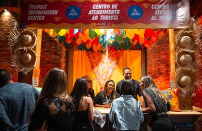Centro de Atendimento ao Turista recepciona visitantes durante o maior São João do litoral do Brasil