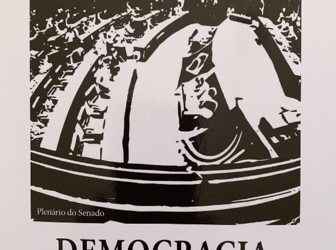 Renan lança nesta quinta-feira em Maceió seu novo livro “Democracia Digital”