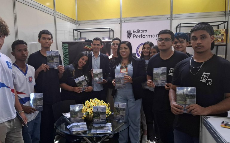 Estudantes da rede estadual lançam livro sobre impacto de enchentes em Rio Largo
